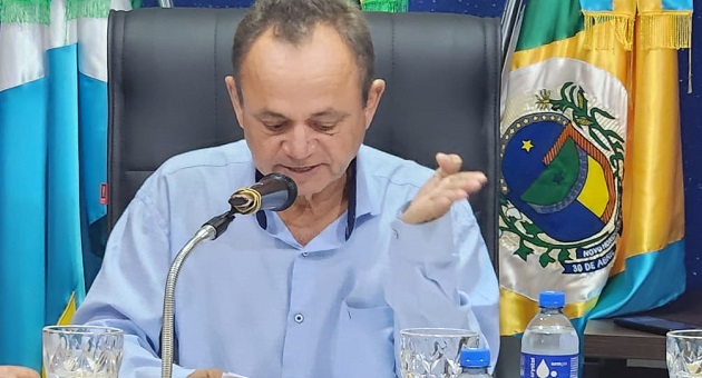 Vereador Ademir de Oliveira relata trabalhos da Câmara Municipal.