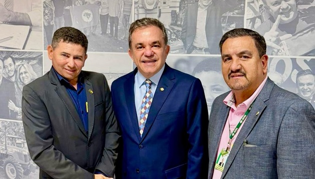 O Prefeito Guga reuniu com Deputado Vander Loubet e o Superintendente do Incra para tratar da titulação de propriedades Rurais e regularização do Novo Habitar